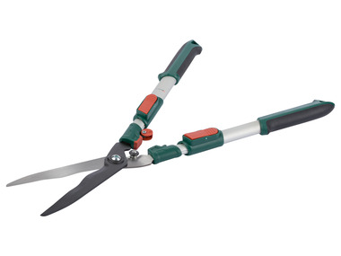 Telescopic hedge trimmer
