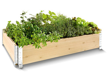Wood raised bed