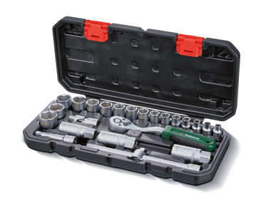 Socket and bit set