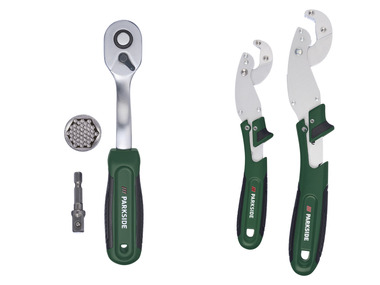 Ratchet set with universal socket wrench