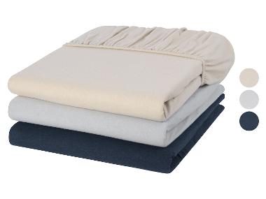 A delicate flannel sheet with an elastic band 90-100 x 200 cm