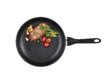 Stainless steel pan