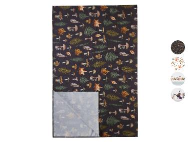 Tablecloth set and table runners